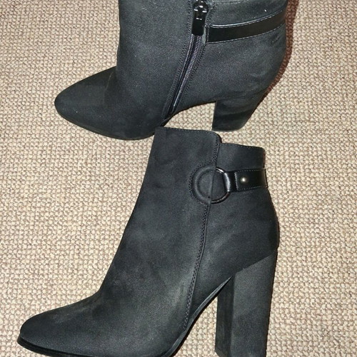 Women’s suede ankle boots used with square heel size 38