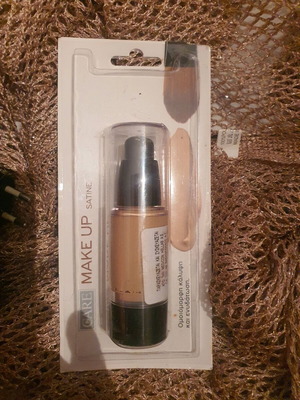 Make up care Satine like new