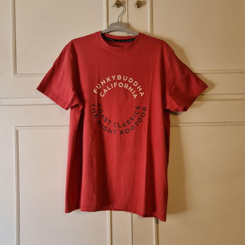 Funky Buddha t-shirt size M like new, red pink