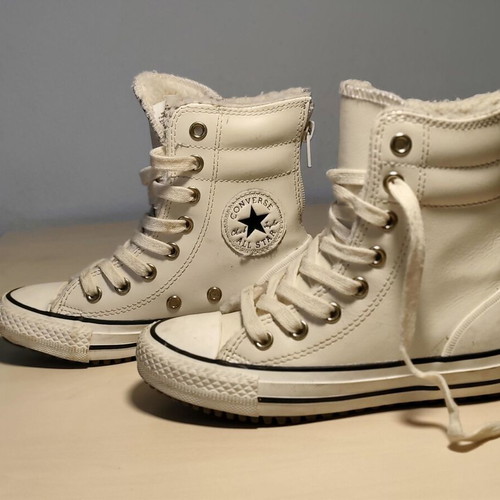 Converse Chuck Taylor Shoes No28 like new, unisex