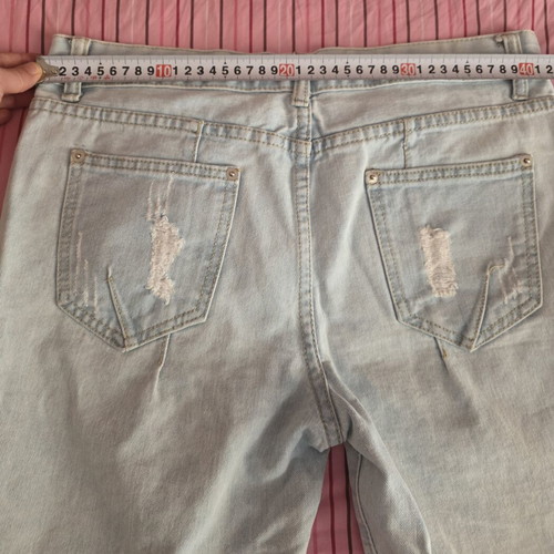 Jean Bermuda shorts like new, ripped, size medium, blue