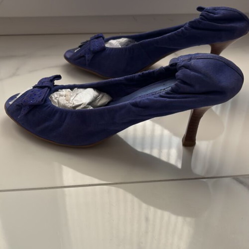 Schutz Peep Toe Leather Heels like new, size 39, blue and purple