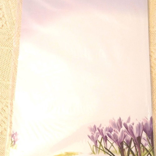 A4 letter paper set of 16 sheets new with purple crocus design