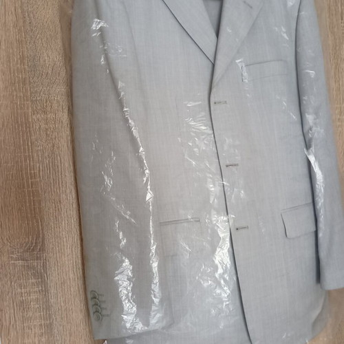 Alta Moda men's suit new with tags, silver, summer fabric