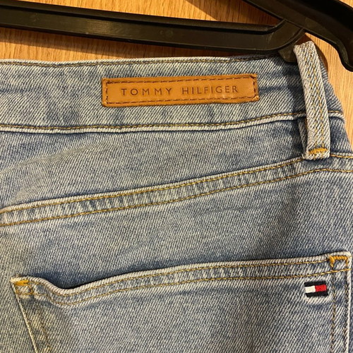 Tommy Hilfiger women's jeans size 31/34 like new