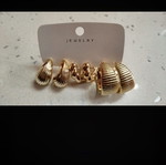 Earring set new, gold tone