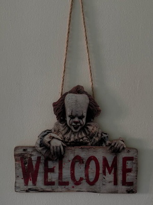 Pennywise wooden sign new, horror