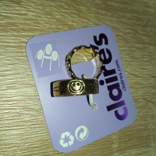 Claire's children's rings gold color with smiley design new
