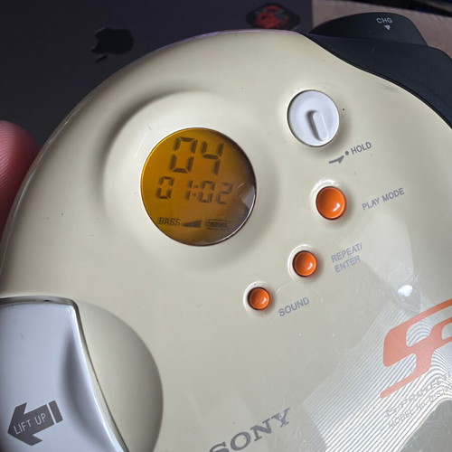Sony S2 D-SJ301 Walkman G-Protection portable CD player used