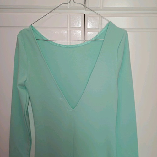 Maxi dress turquoise, new, tight fit with side slit and open back