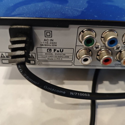 F&U DVD3739 DVD player like new