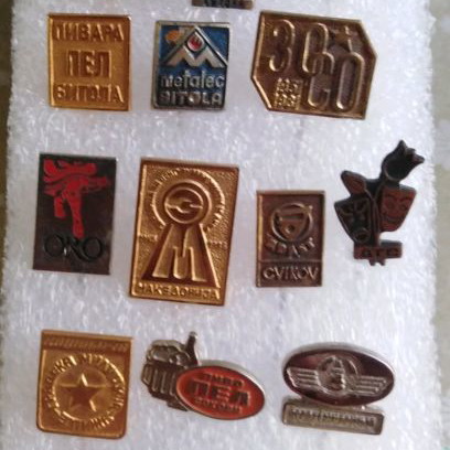 Lapel pins used, pack of 30 pieces