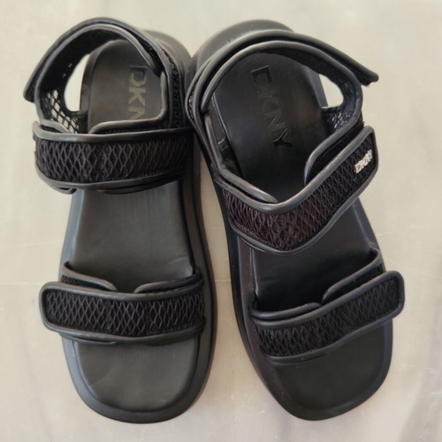 DKNY black platform sandals size 40 like new