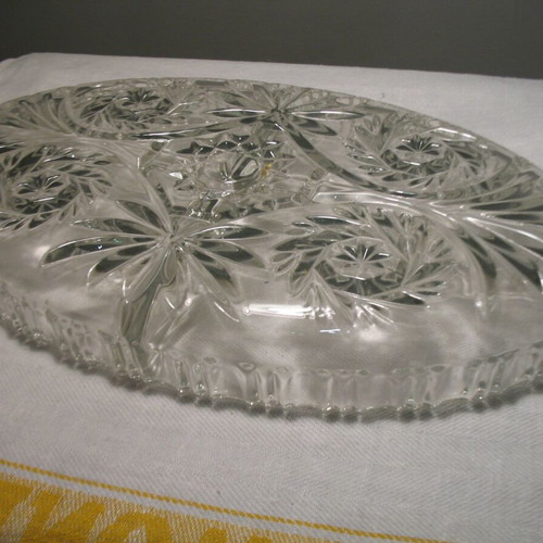 Crystal heavy nut tray like new, carved with 4 compartments