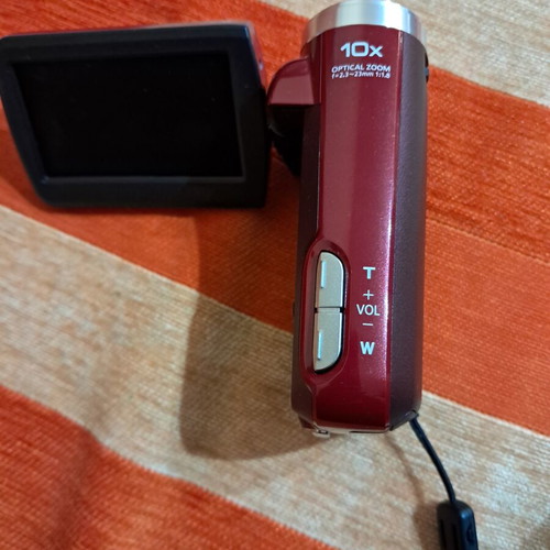 Panasonic SDR-S7 video camera like new