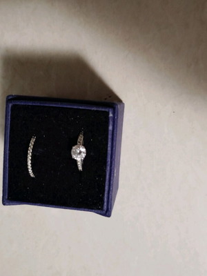 Swarovski solitaire and thin band rings like new, silver