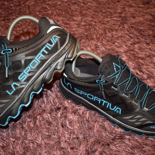 La Sportiva Helios RS men's sports shoes new, size 44.5, black and blue