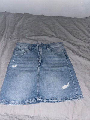 H&M denim skirt, size M, blue