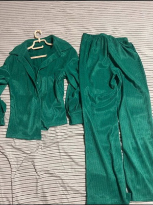 Women's spring set Shein like new, emerald green co-ord