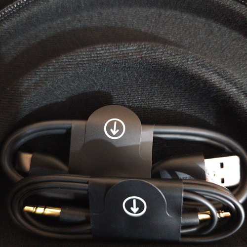Bose Noise Cancelling 700 wireless headphones new, black