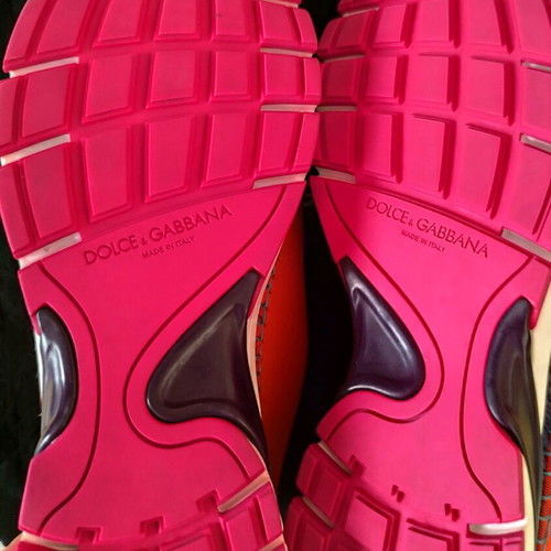 Athletic shoes like new, size 38-39, multicolor orange