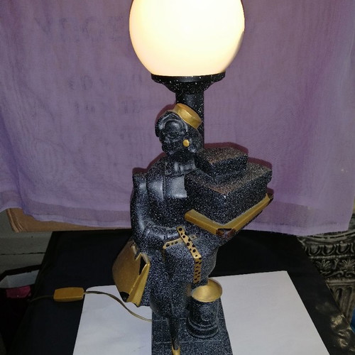 Table lamp