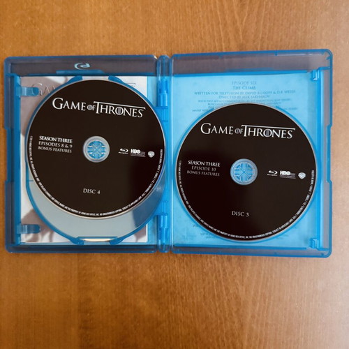 Game of Thrones Season 3 Blu-Ray like new with Greek subtitles and bonus material