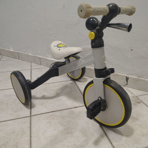 Momi Loris 4-in-1 balance bike used, gray yellow with horn