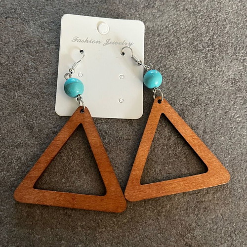 Wooden earrings new, brown