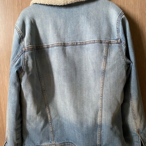 Sherpa-lined Hollister blue faded denim jacket like new