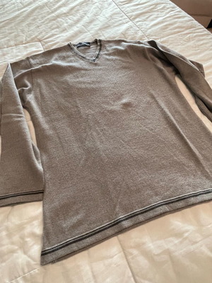 Men's sweater like new, merino wool, size L, black and gray