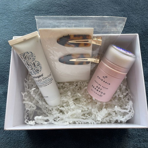 Hair Box II new, includes dry shampoo and scalp scrub