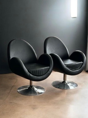 Space Age Armchairs like new, leather with metal base, black, set of 2