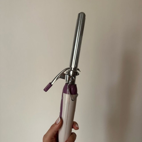 Triple hair curler used for wavy hair