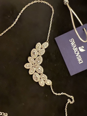 Swarovski necklace with blue crystals new