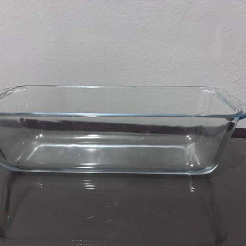 Glass Heat-Resistant Baking Dish like new, 0.28cm x 0.07cm