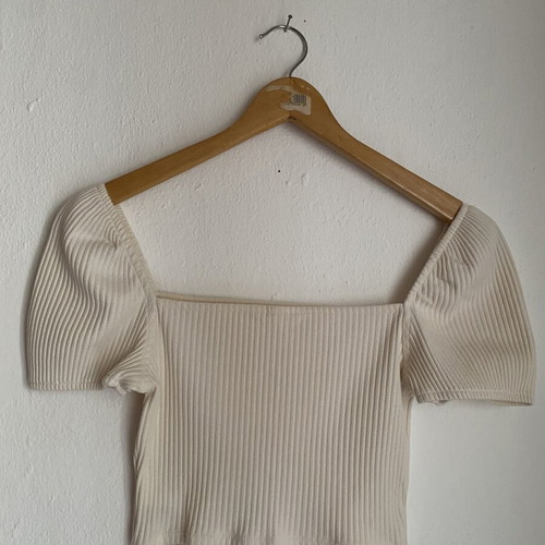 H&M crop top beige like new, square neckline, puff sleeves