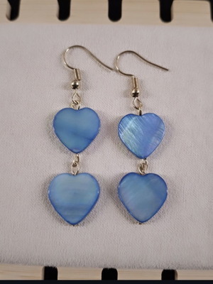 Earrings with dangling blue hearts like new