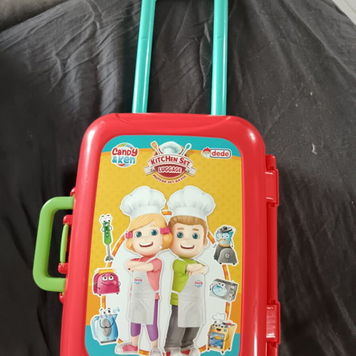 Chef Playset luggage like new with all accessories