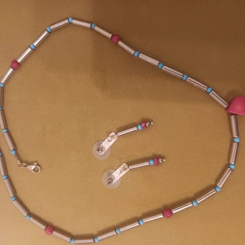 Handmade jewelry set like new, colorful earrings unused