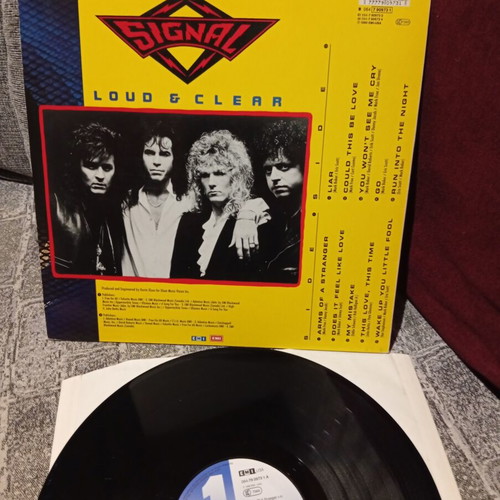 Signal Loud & Clear vinyl record like new, rock