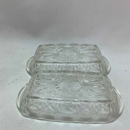 Set of 2 used serving dishes with embossed designs 3x18