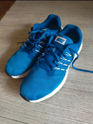 Nike Run Swift athletic shoes like new, size 45