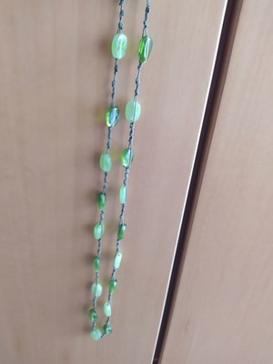 Long necklace green like new