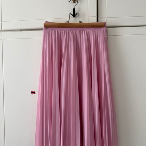 Bershka skirt pink soft like new, size S