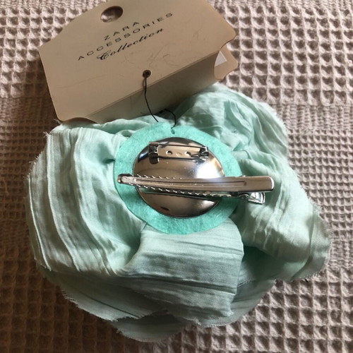 Buttonhole flower pin Zara green veraman new