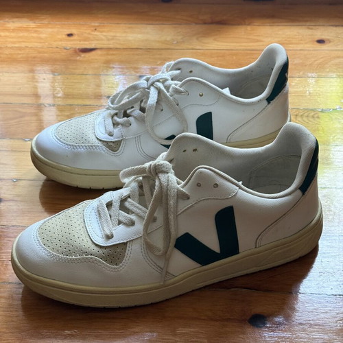 Veja Leather Sneakers White Green EU 41 Like New