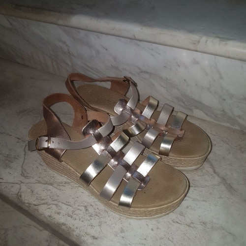 Leather platform sandals like new, gold and silver