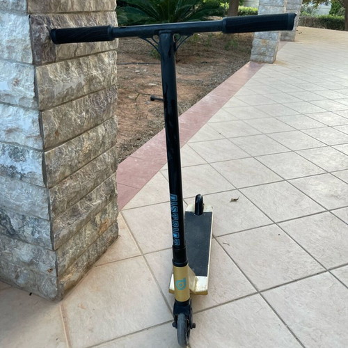 Trick scooter like new