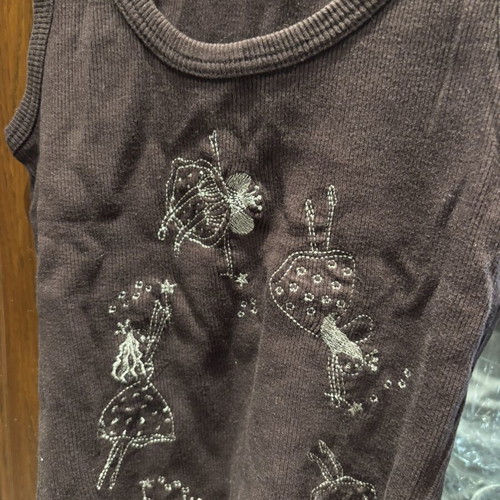Brown top with embroidered details like new